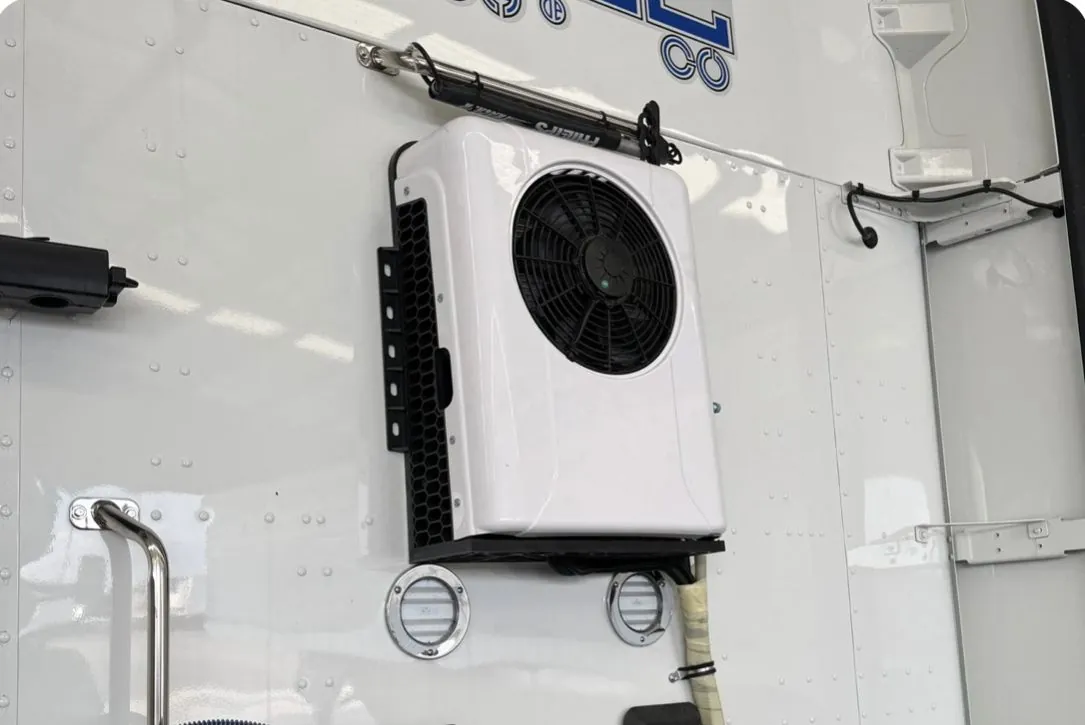 Instalado en tu tractocamión. Montaje detrás de la cabina, sin tocar el cableado original.